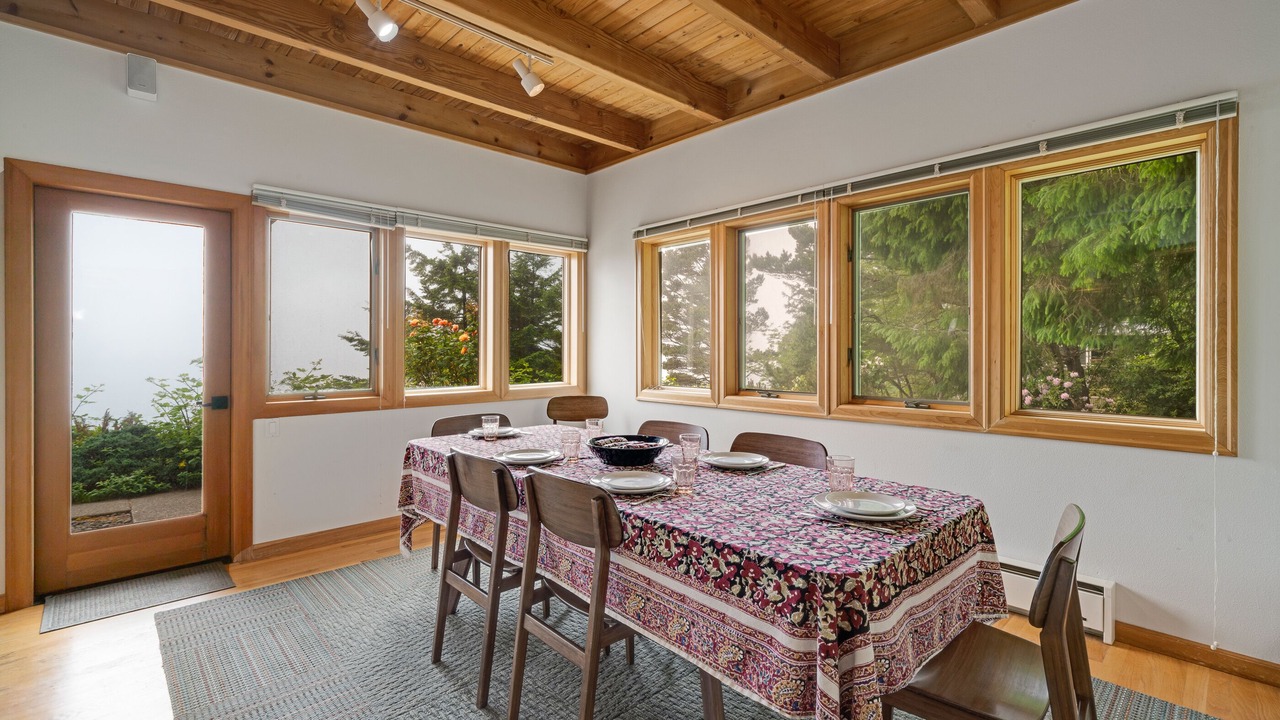 Photo of Bedroom in Neahkahnie Beach