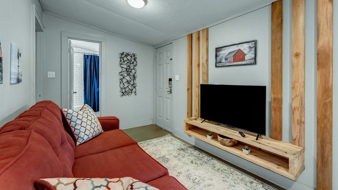 Photo of Livingroom in College Station