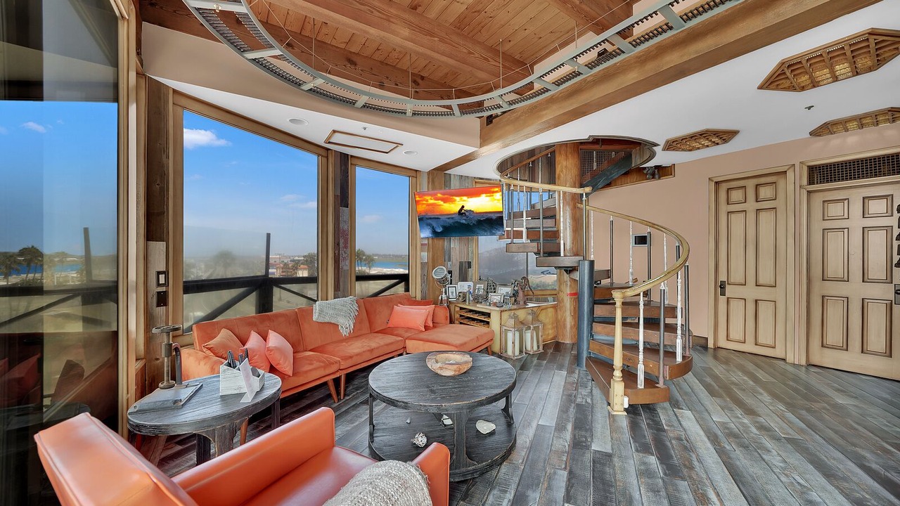 Photo of Livingroom in Seal Beach