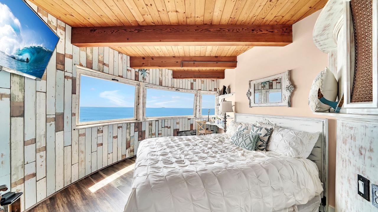 Photo of Bedroom in Seal Beach