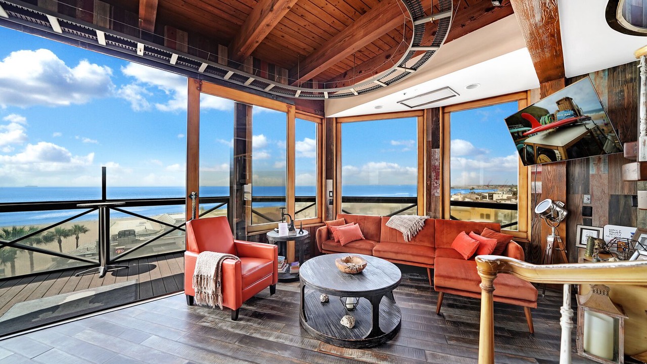 Photo of Livingroom in Seal Beach