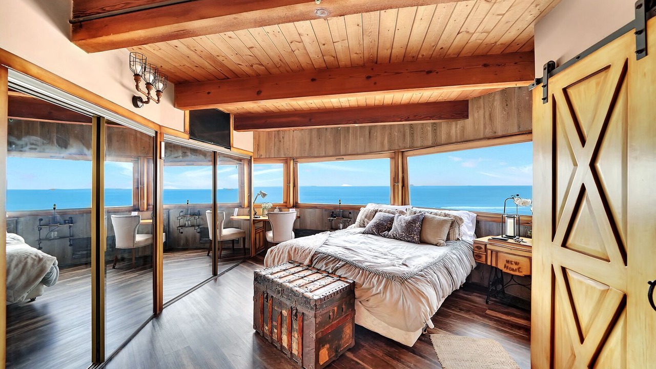 Photo of Bedroom in Seal Beach