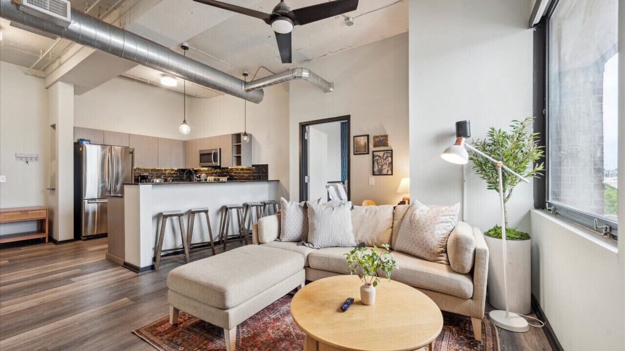 Photo of Livingroom in Fairmount