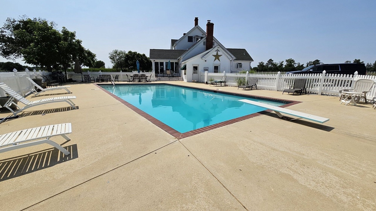 Photo of Outdoor in Secretary