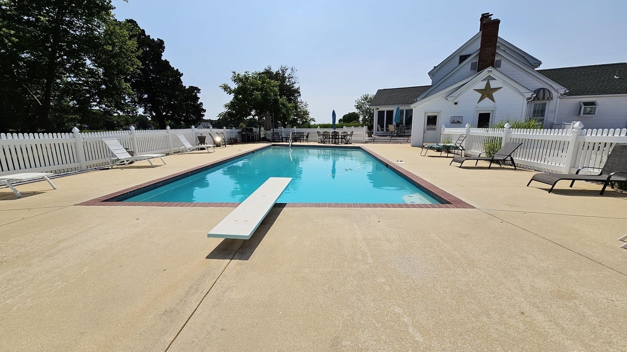 Photo of Outdoor in Secretary
