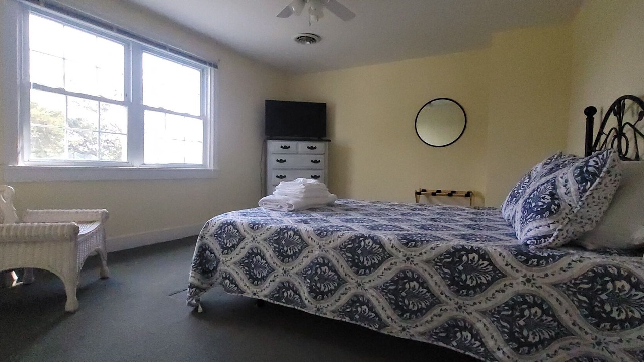 Photo of Bedroom in Secretary