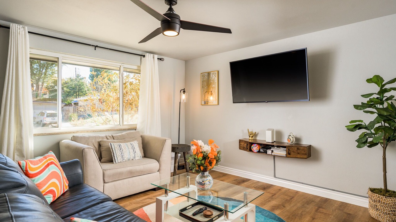 Photo of Livingroom in Lamar Heights Area