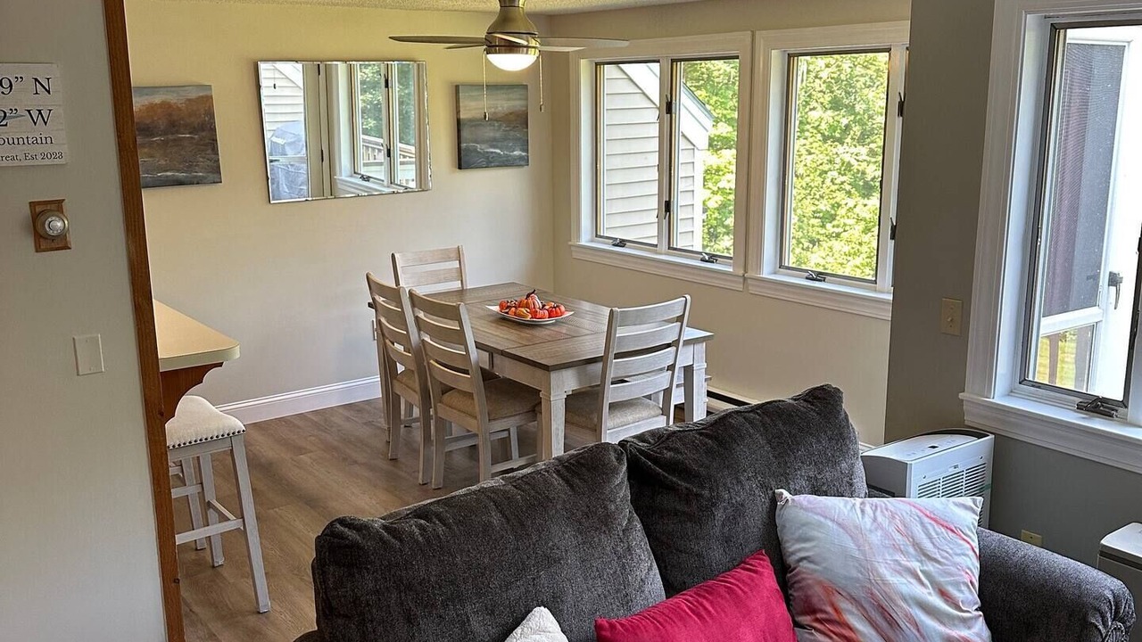 Photo of Livingroom in Thornton