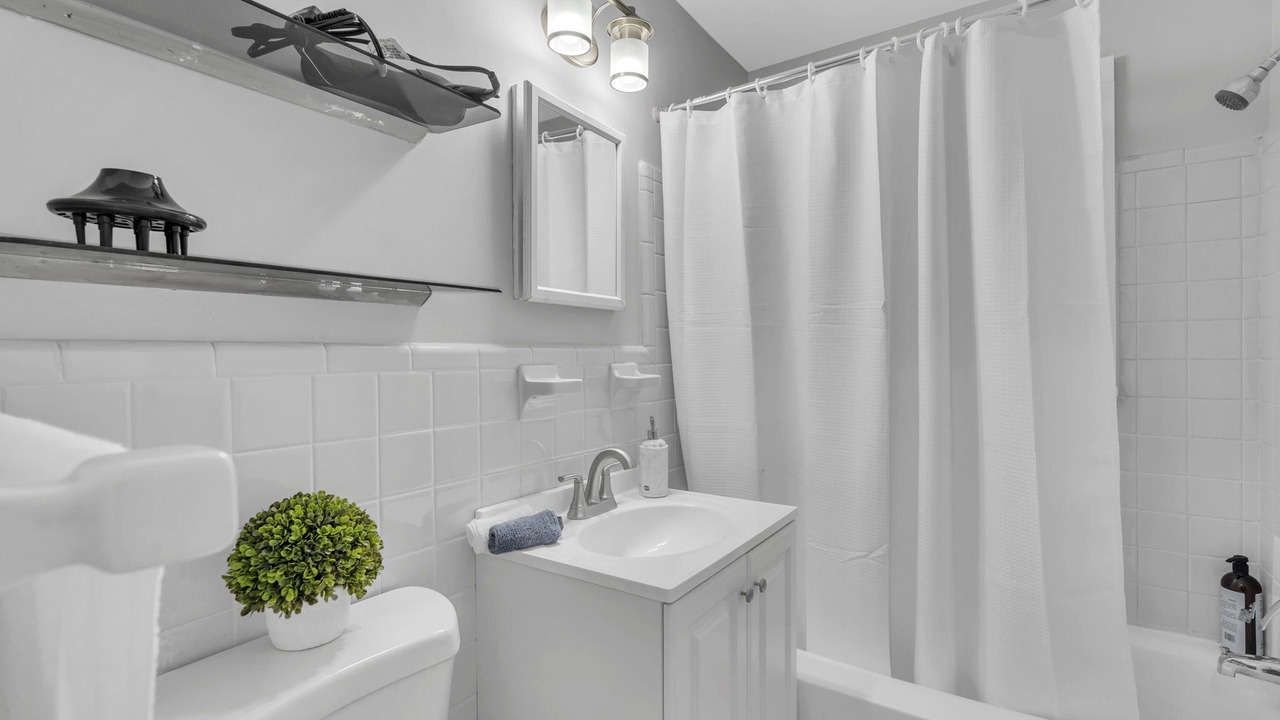 Photo of Bathroom in Mantua