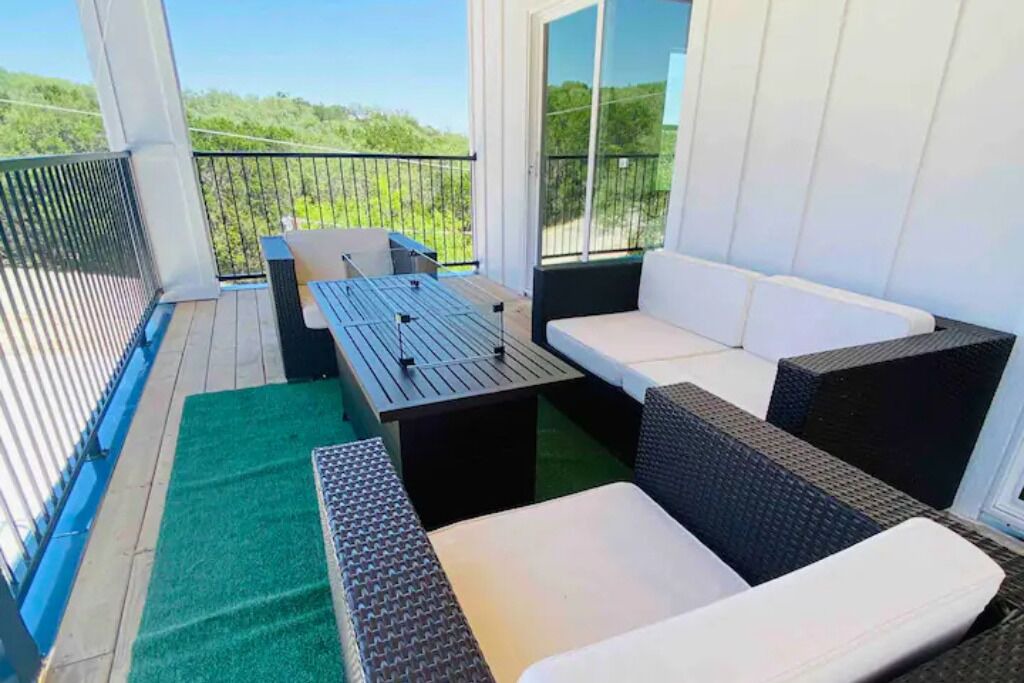 Photo of Patio Balcony in Canyon Lake
