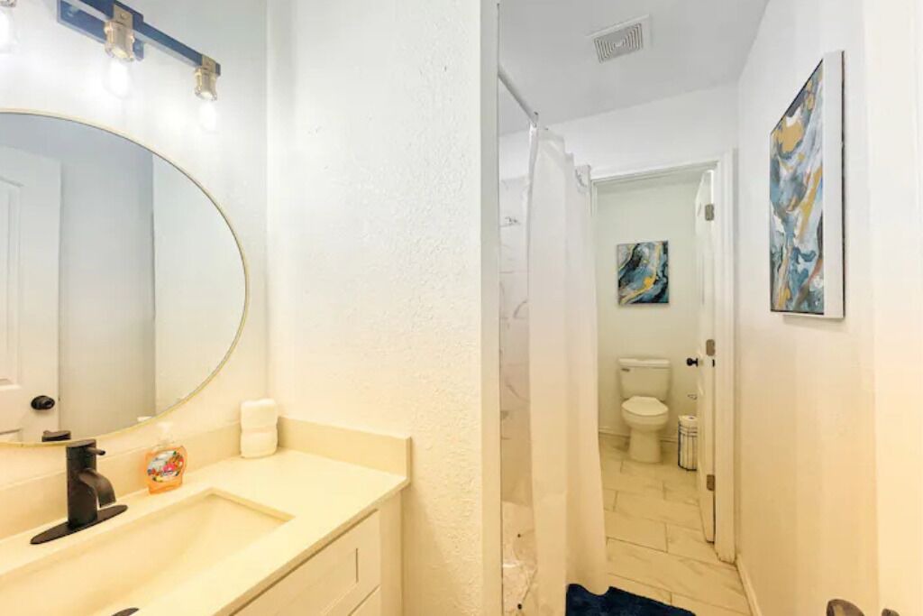 Photo of Bathroom in Canyon Lake