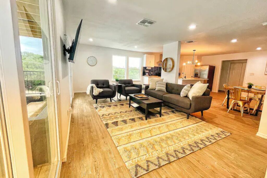 Photo of Livingroom in Canyon Lake