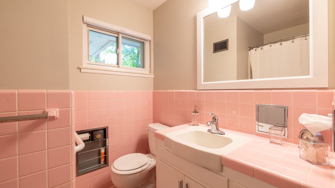 Photo of Bathroom in Dexter