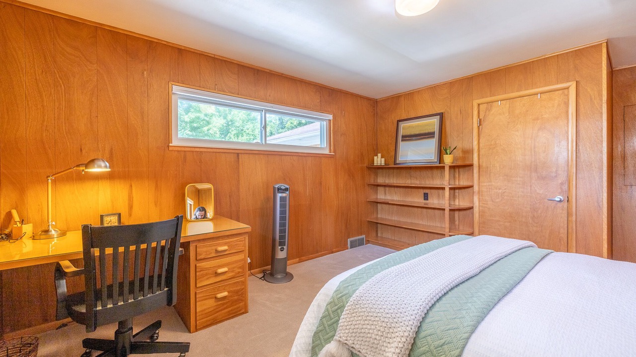 Photo of Bedroom in Dexter
