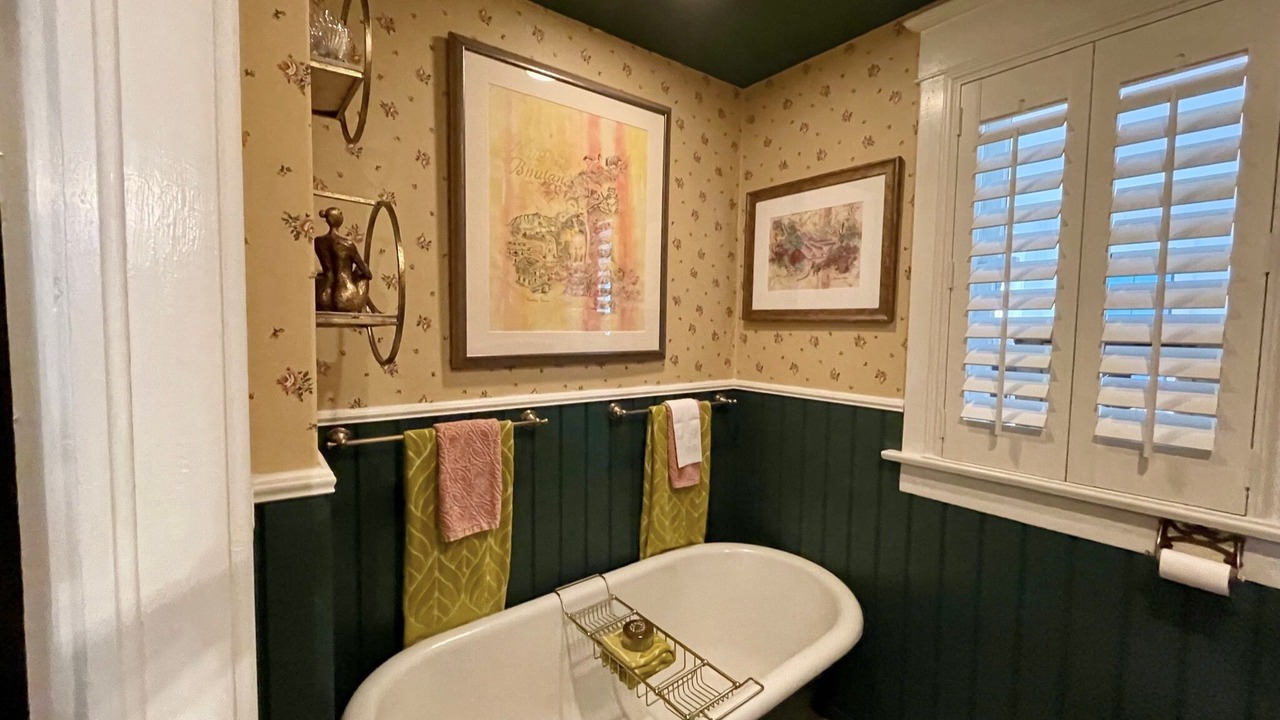 Photo of Bathroom in Melody Heights