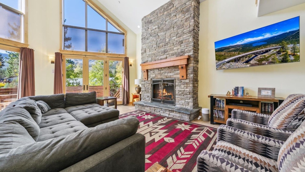 Photo of Livingroom in Mountain View Estates