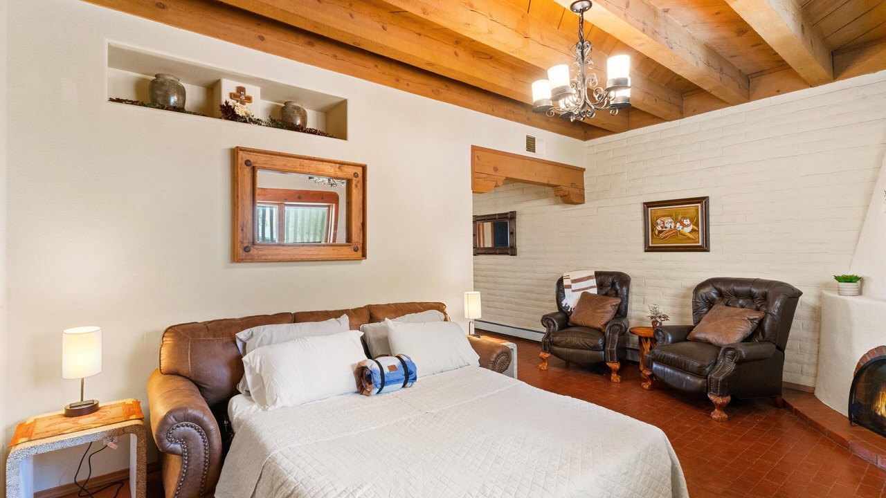 Photo of Bedroom in Downtown Albuquerque