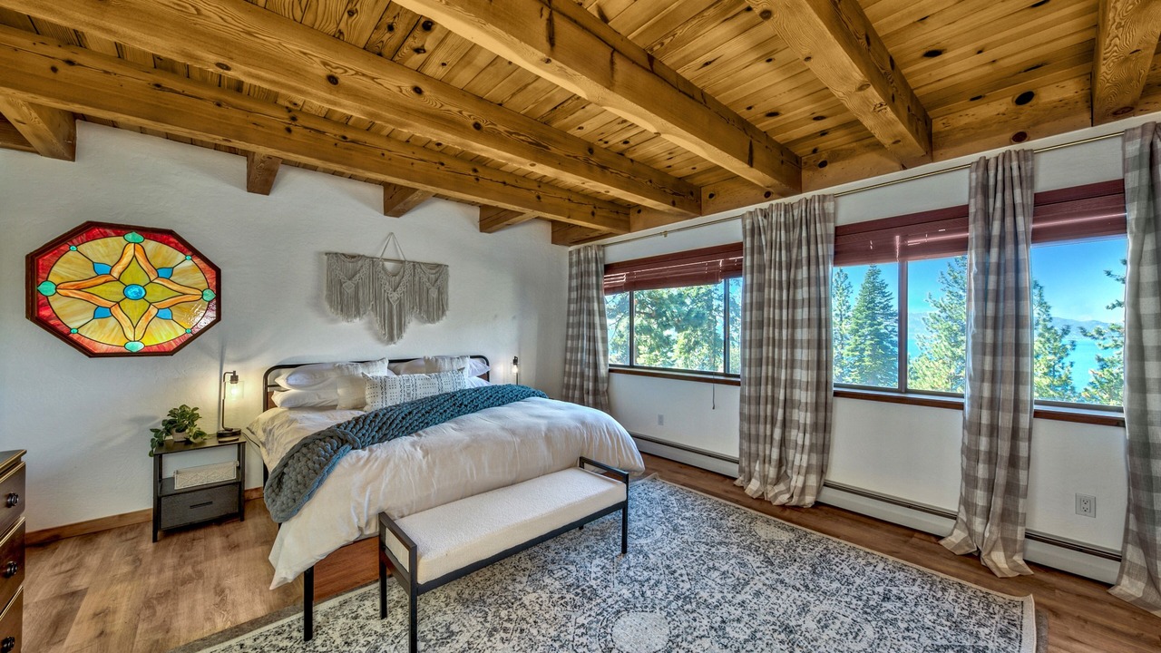 Photo of Bedroom in Lakeridge