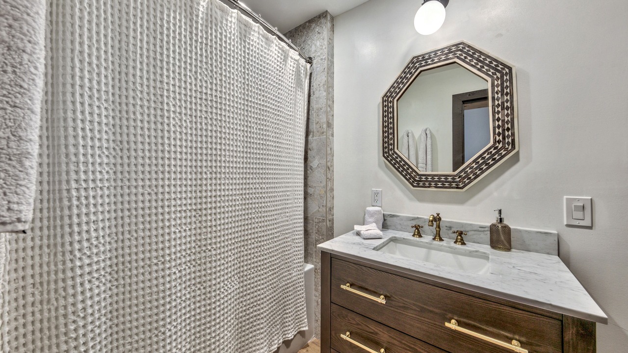 Photo of Bathroom in Lakeridge