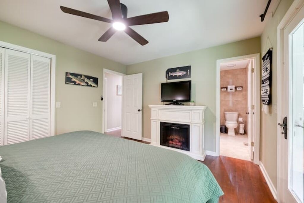 Photo of Bedroom in Suches