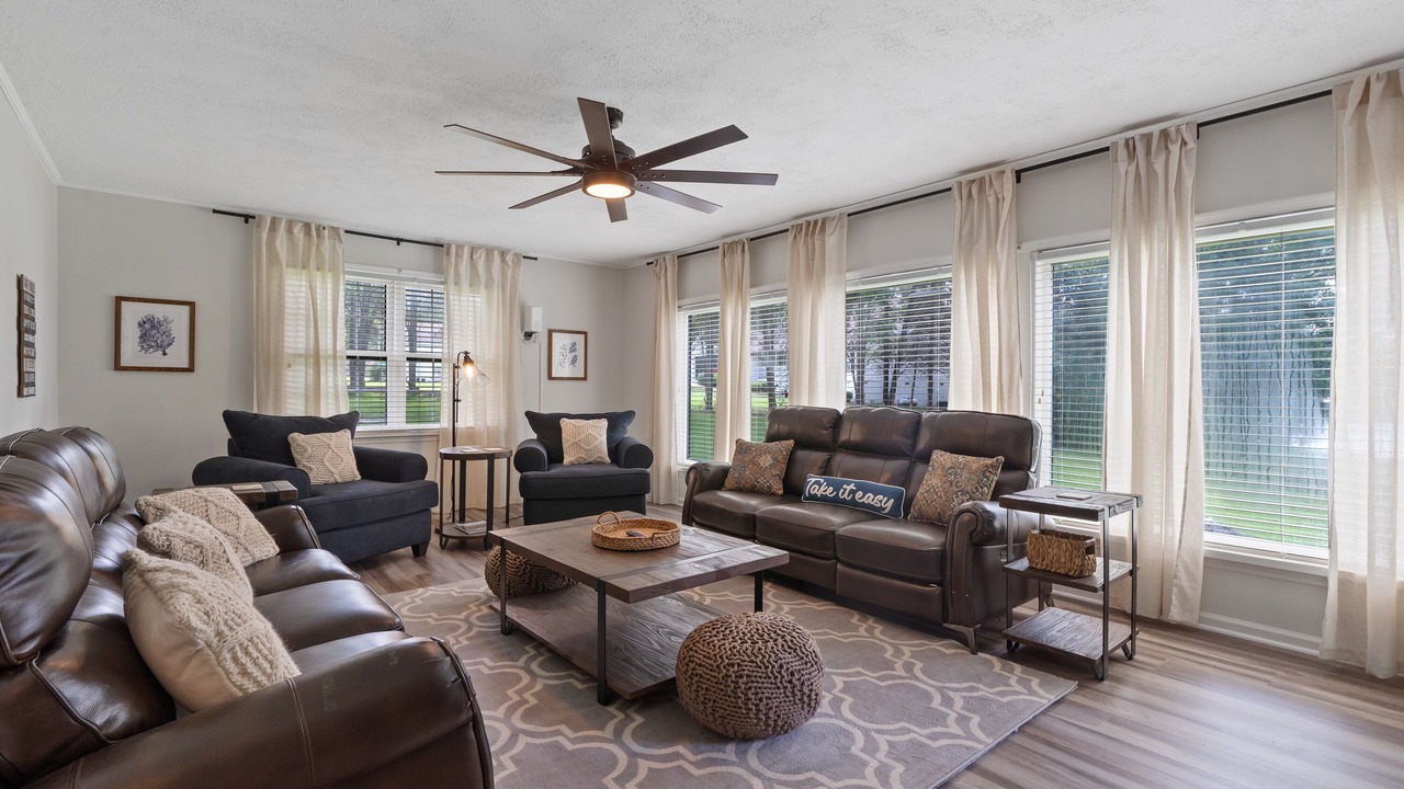 Photo of Livingroom in Eatonton