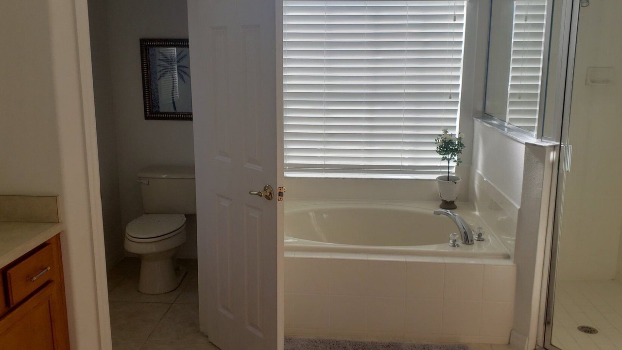 Photo of Bathroom in Orange Tree