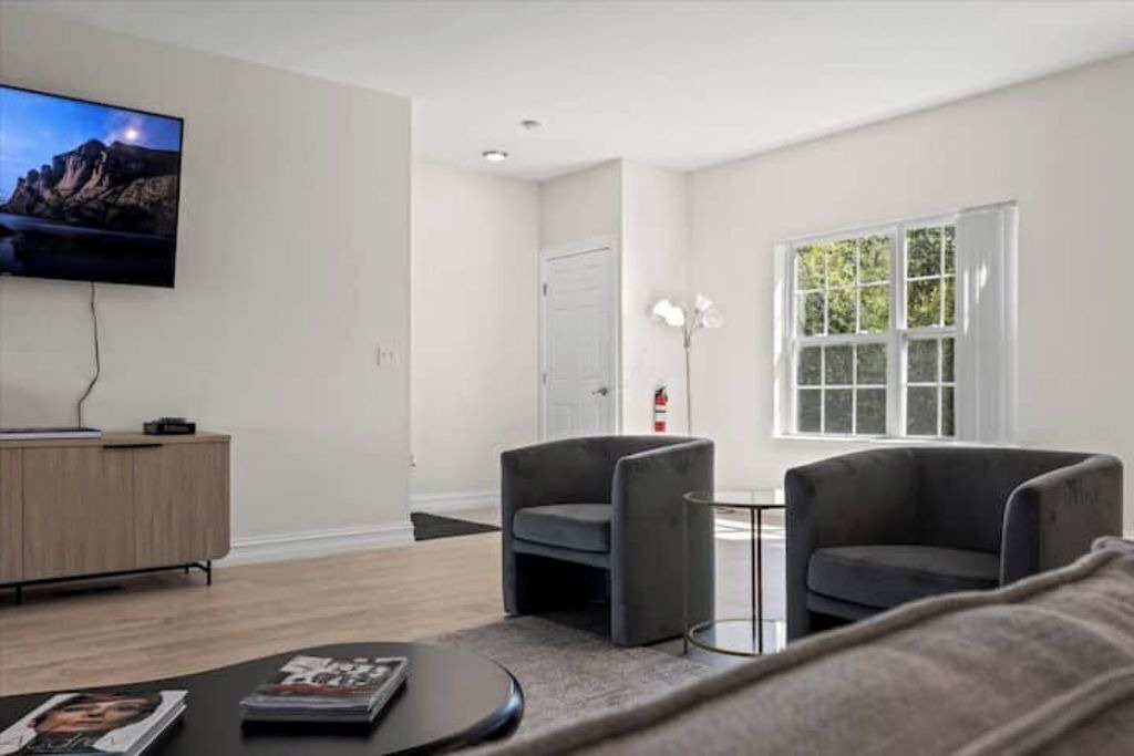 Photo of Livingroom in Bryant Pattengill West