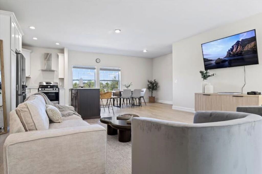 Photo of Livingroom in Bryant Pattengill West