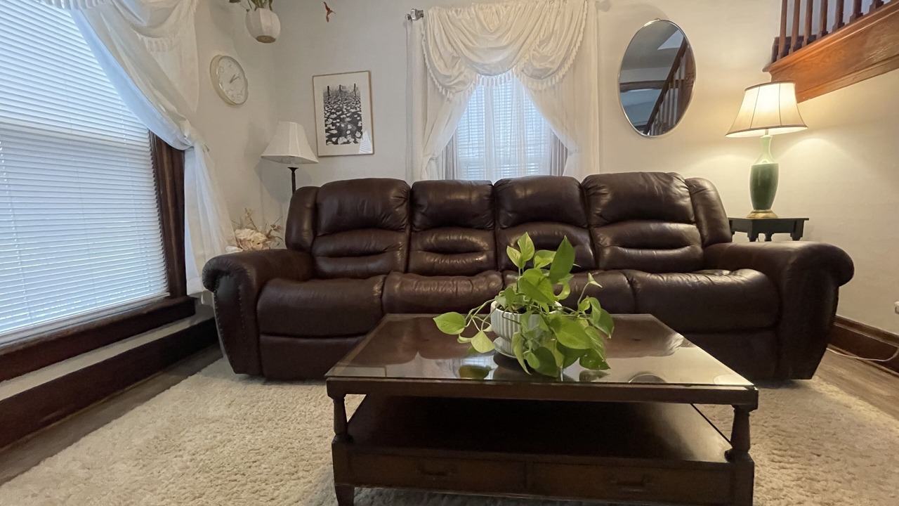 Photo of Livingroom in Fredonia