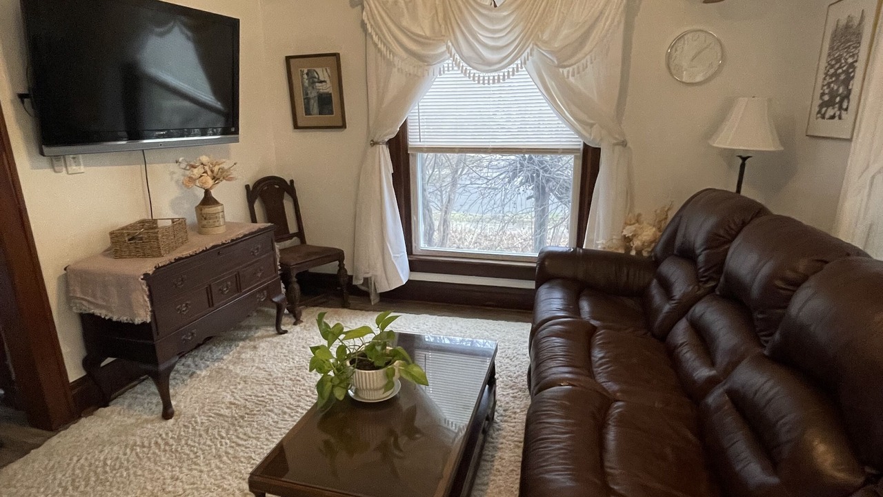 Photo of Livingroom in Fredonia
