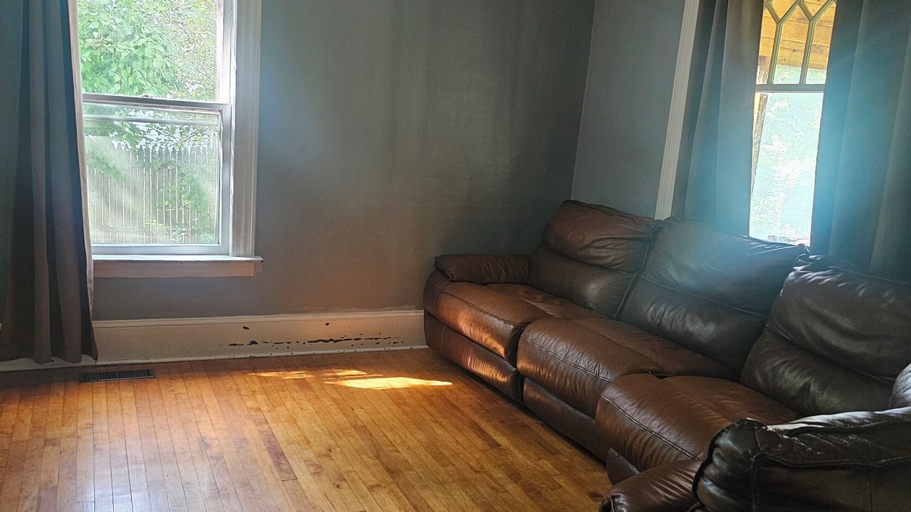 Photo of Livingroom in Amherst