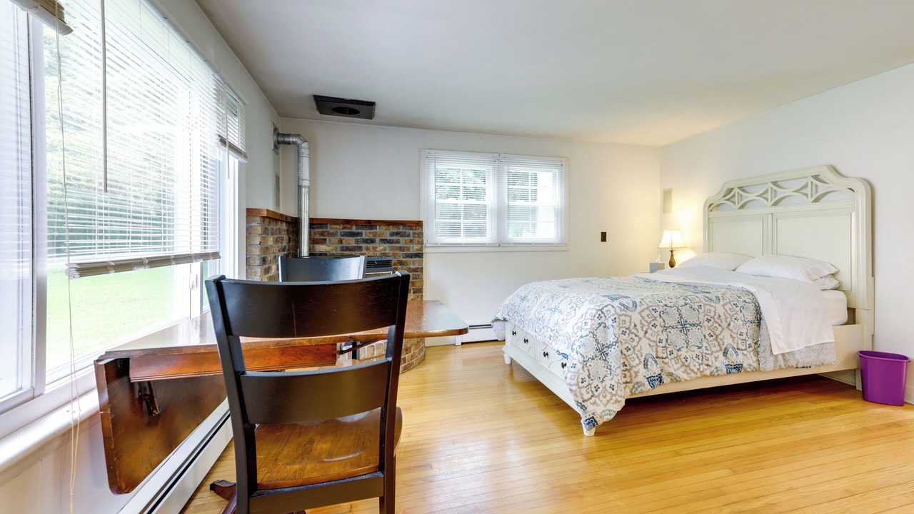 Photo of Bedroom in Coventry Lake