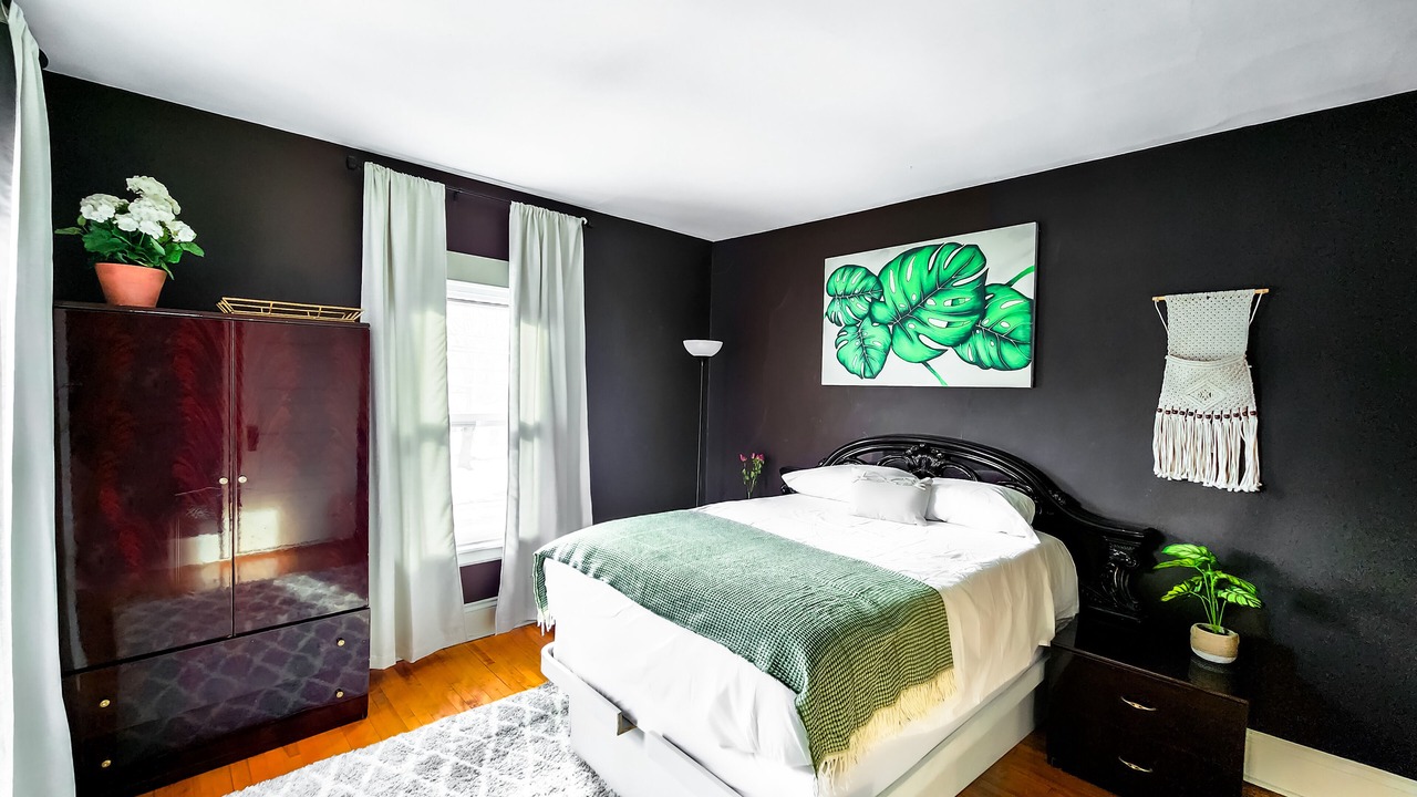 Photo of Bedroom in Utica