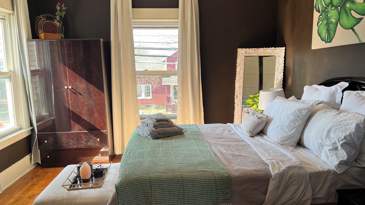 Photo of Bedroom in Utica