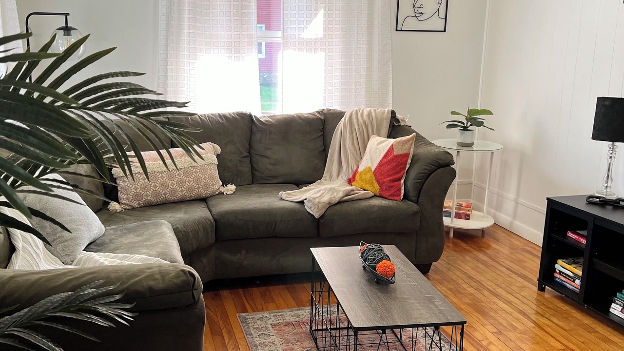 Photo of Livingroom in Utica