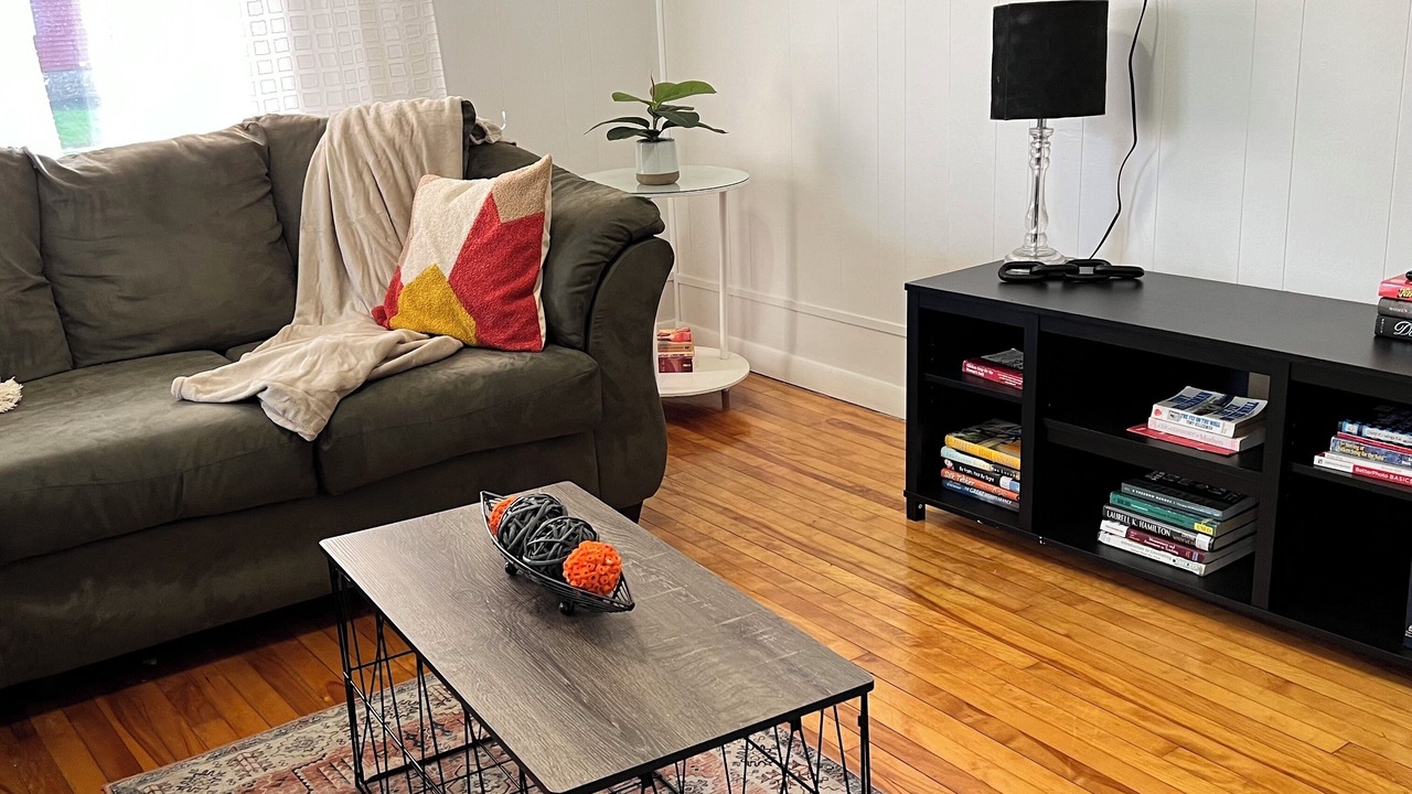 Photo of Livingroom in Utica