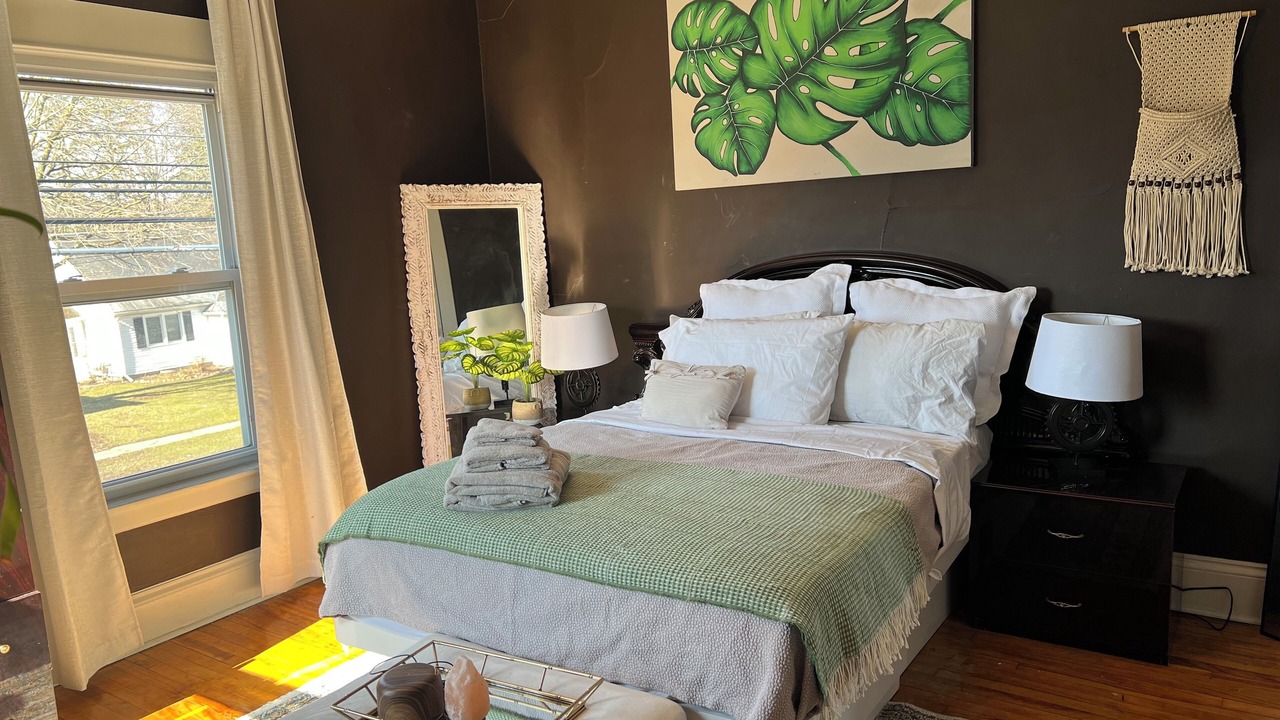 Photo of Bedroom in Utica