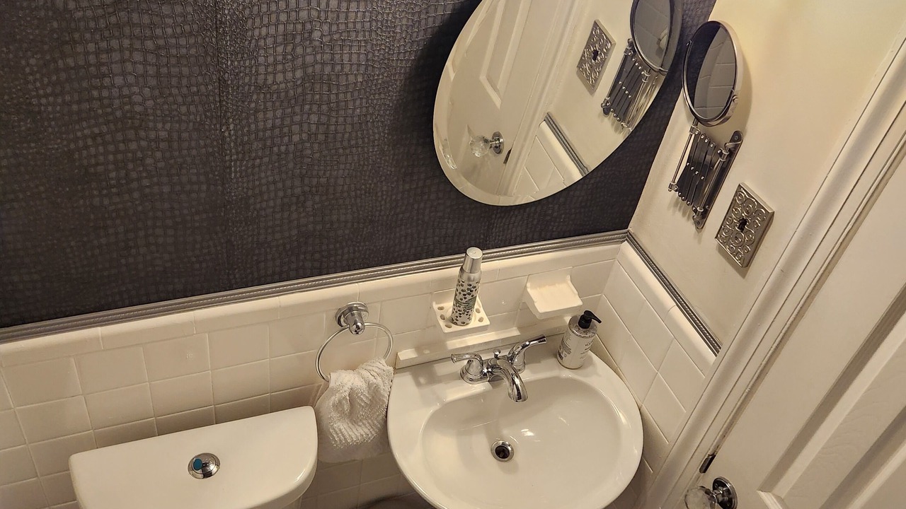 Photo of Bathroom in Washington
