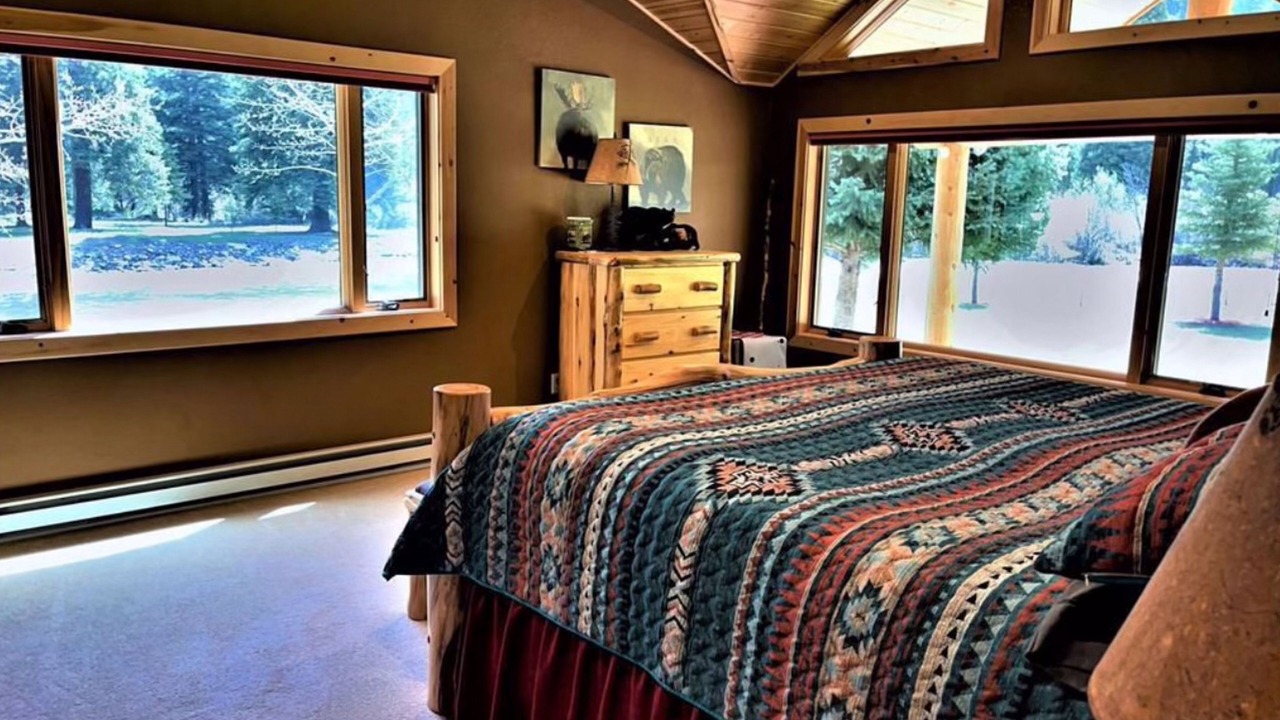 Photo of Bedroom in South Fork
