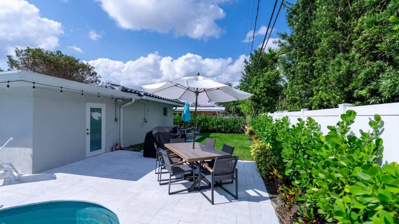 Photo of Outdoor in Dolphin Isles