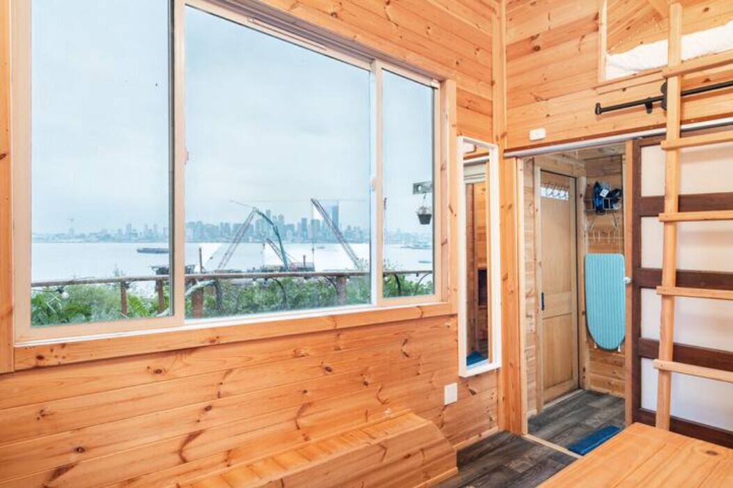 Photo of Livingroom in North Admiral