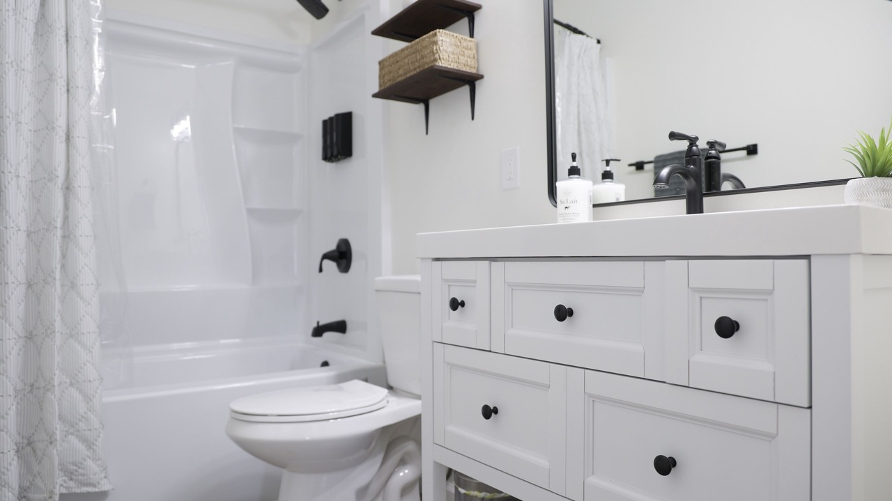 Photo of Bathroom in Brook Park