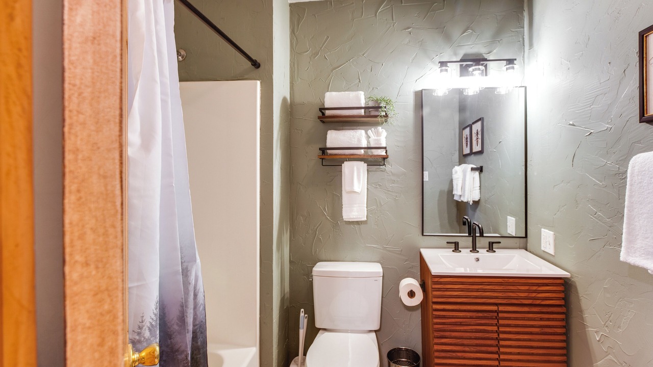 Photo of Bathroom in Red River
