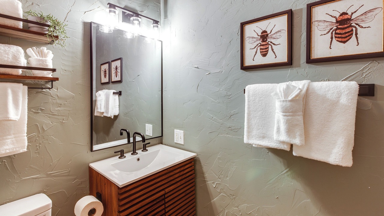Photo of Bathroom in Red River