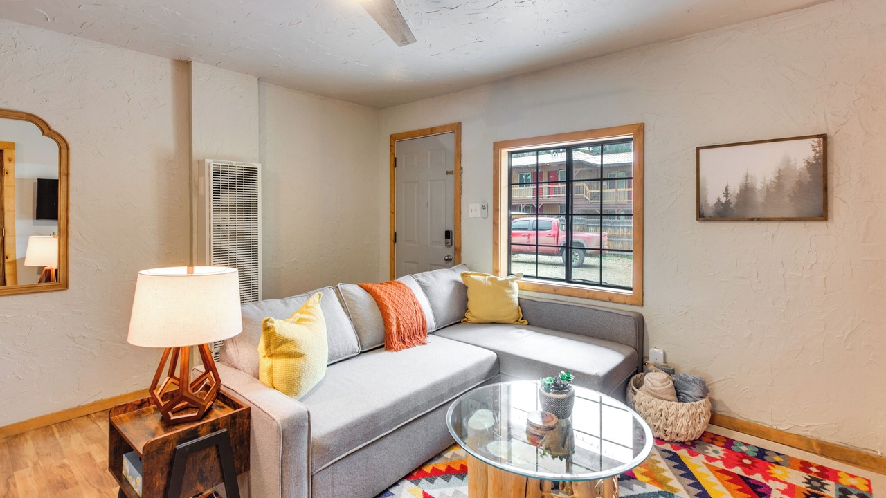 Photo of Livingroom in Red River