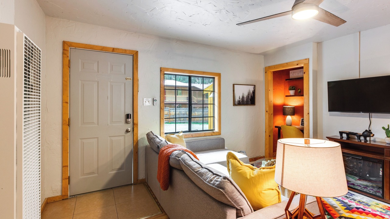 Photo of Livingroom in Red River