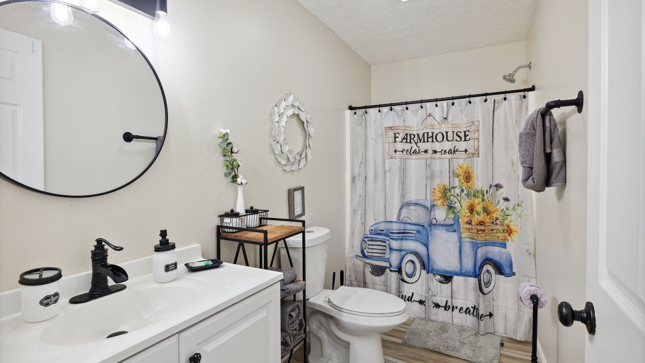 Photo of Bathroom in Kodak