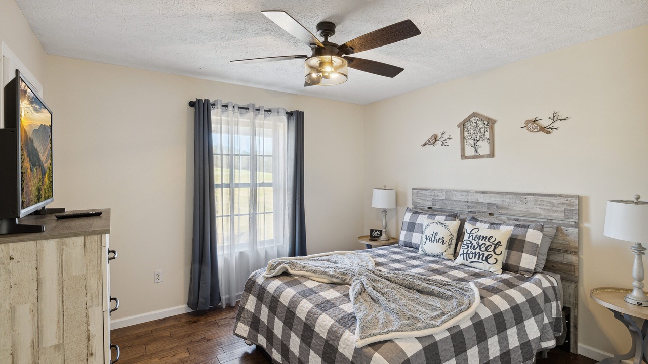 Photo of Bedroom in Kodak