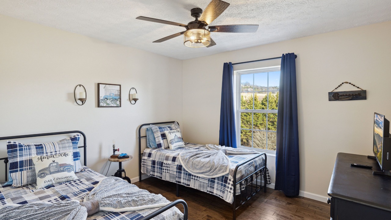 Photo of Bedroom in Kodak