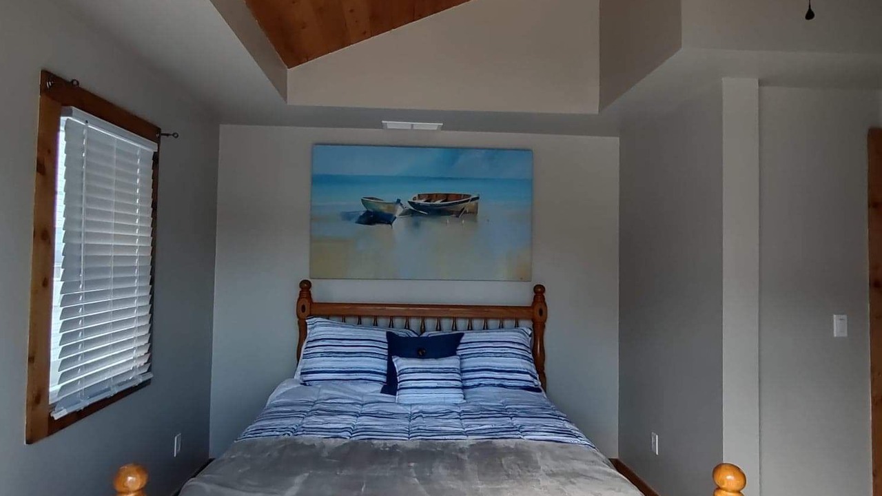 Photo of Bedroom in Shoreland